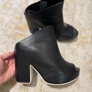 Balenciaga Shoes/ Balenciaga black Mules Leather open toe Boots